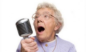vieille qui chante